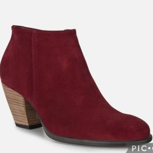 ECCO womens Shape 55 Western Ankle Hydromax Fashion Boot, Syrah Suede